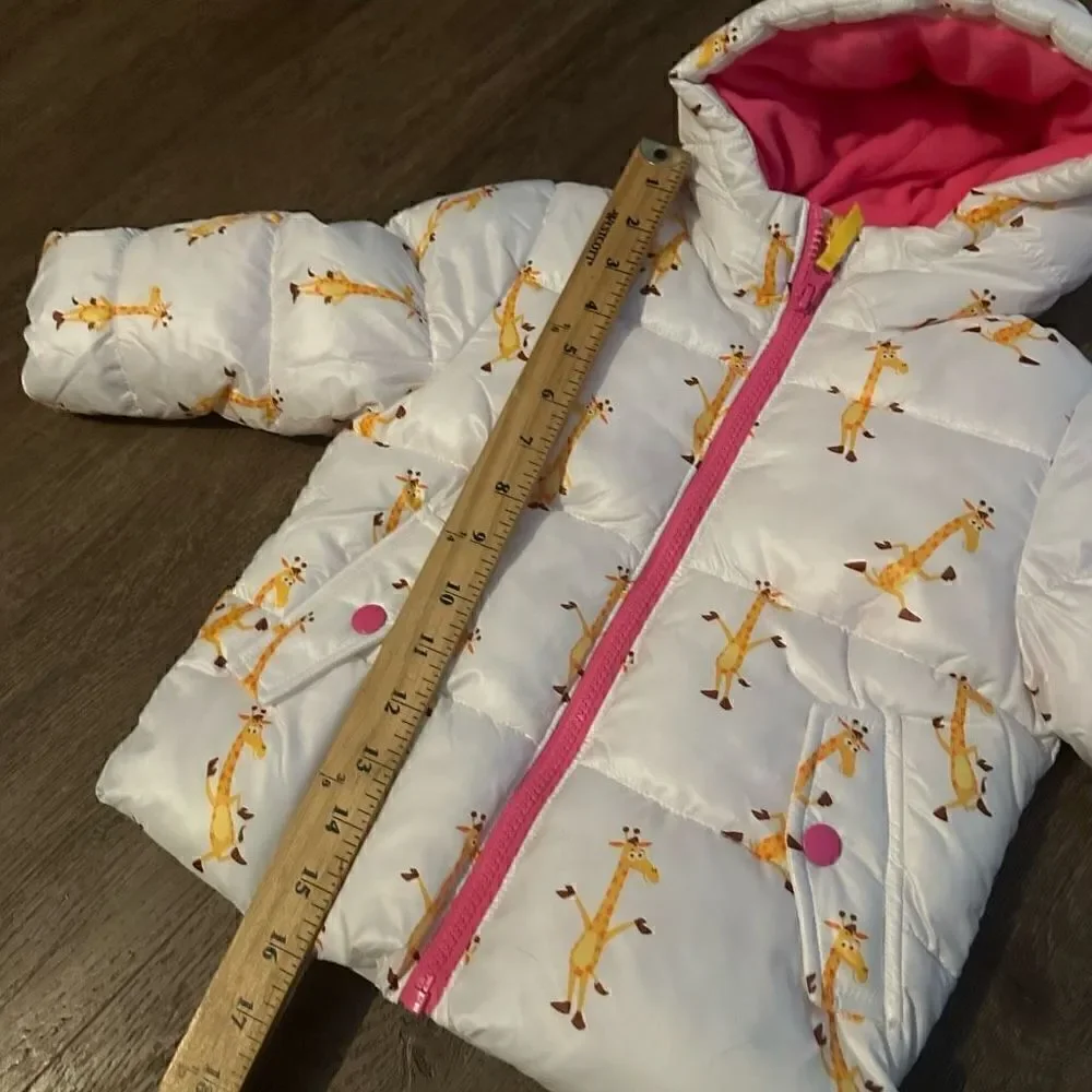TOYS R US heavy weight girls puffer with lining and color popped Geoffrey 2T